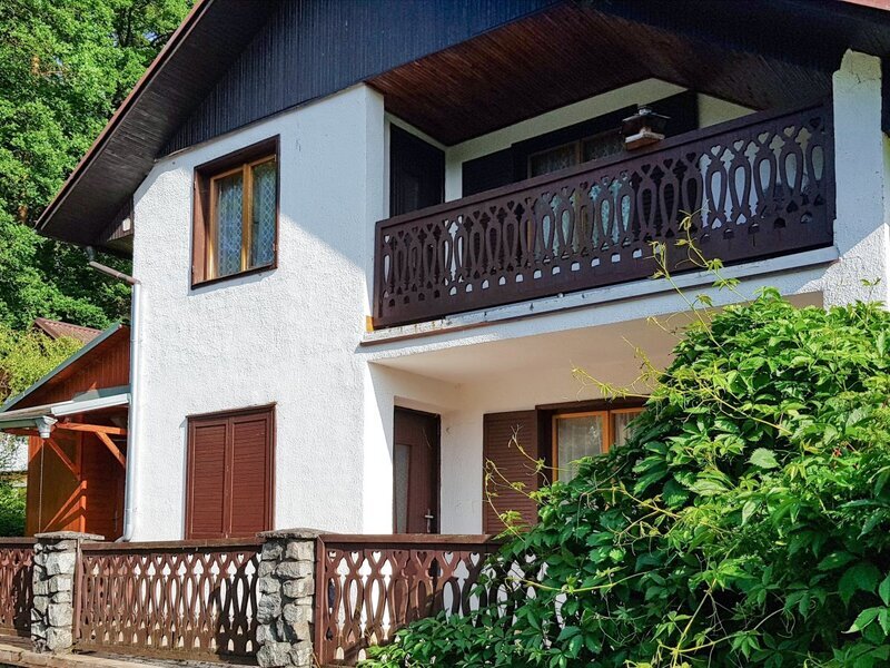Zděná rekreační chata 4+kk s vlastním pozemkem, Čejkovice  u Českých Budějovic.