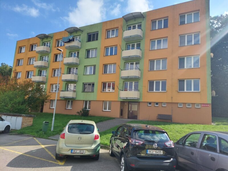 Nájem 2+1 (lze využít i jako 3+1) s balkonem, Zliv