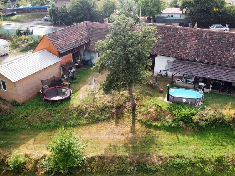 Dva rodinné domy a stavební parcela, Ledenice
